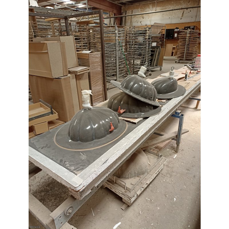 PRODUCTION LINE - BATHROOM AND KITCHEN SINKS